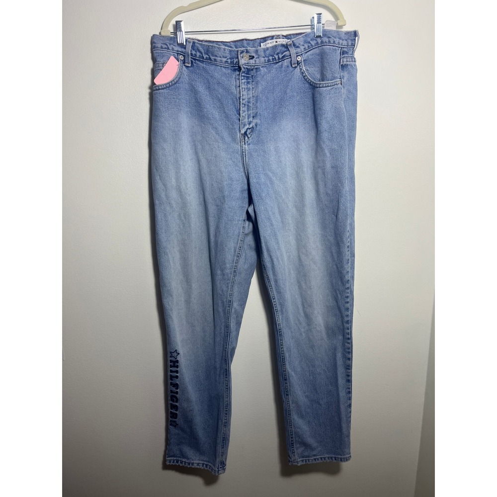 Tommy Hilfiger Vintage Women Light Wash Straight Leg Jeans Embroidered Logo